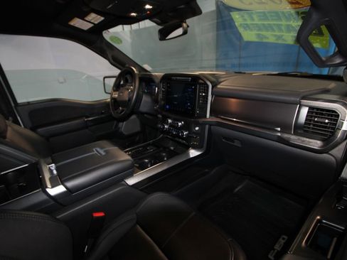 Used 2025 Ford F150 Platinum image 26