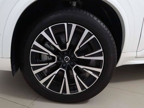 Used 2025 Volvo XC90 T8 Plus w/ Protection Package Premier AWD/4WD image 10