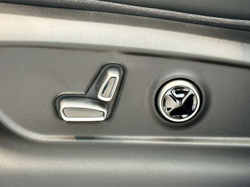 New 2025 Maserati Grecale Modena image 27