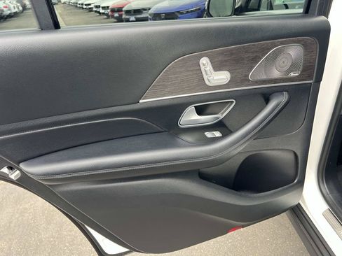 Used 2021 Mercedes-Benz GLS 450 4MATIC image 25