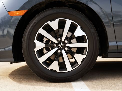 Certified 2025 Honda Odyssey EX-L image 14