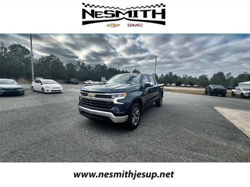 Used 2023 Chevrolet Silverado 1500 LT image 1