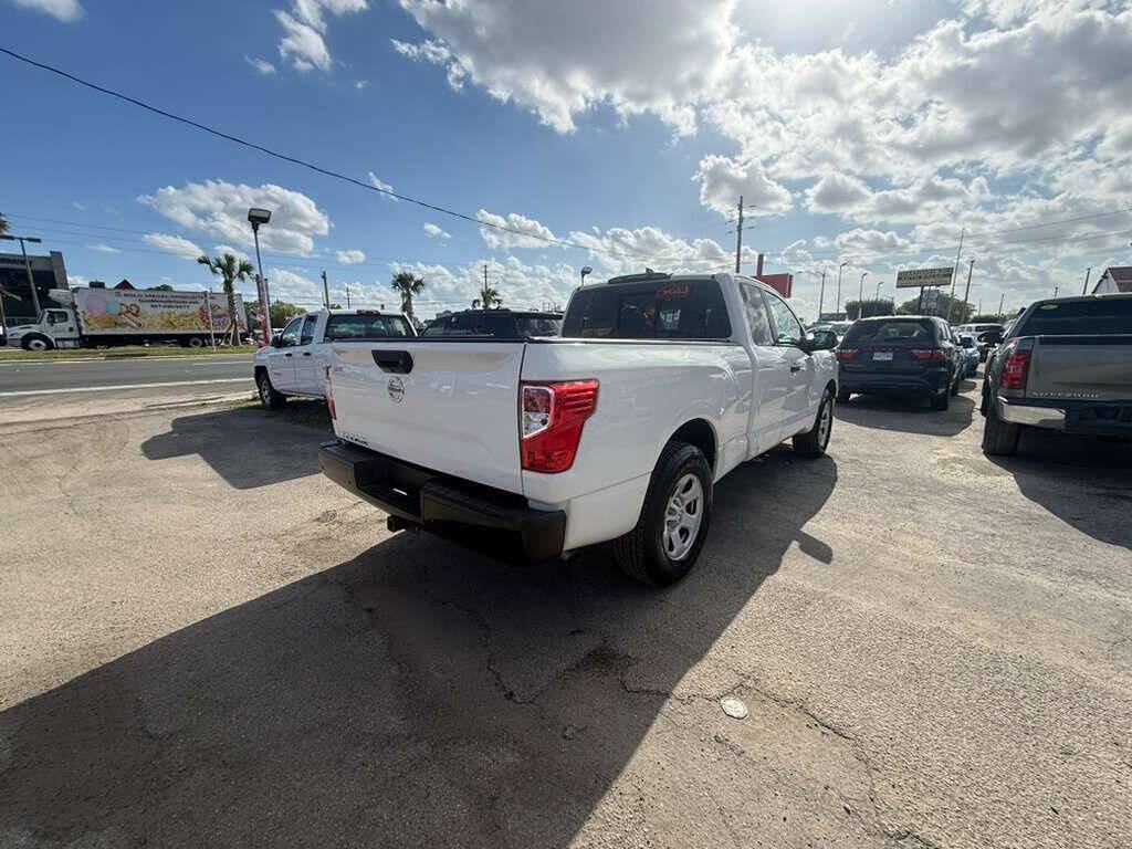 Used 2022 Nissan Titan S RWD image 4
