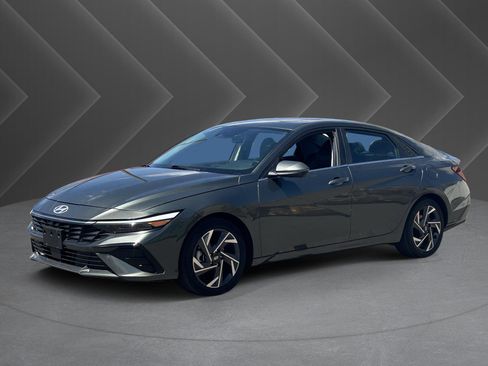 Used 2024 Hyundai Elantra Limited FWD image 32