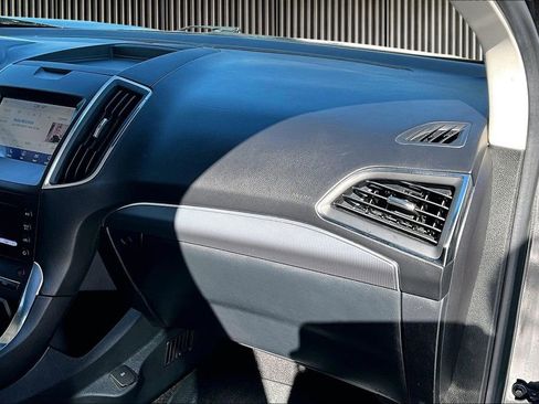 Used 2020 Ford Edge Titanium w/ Class II Trailer Tow Package image 18