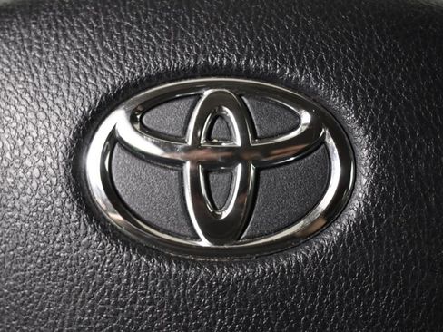 Used 2015 Toyota RAV4 Limited w/ Technology Package AWD/4WD image 38
