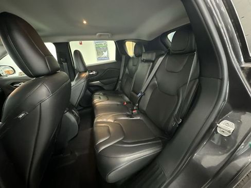 Used 2020 Jeep Cherokee Latitude Plus w/ Cold Weather Group image 26