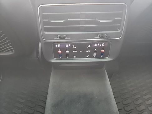 Used 2024 Audi RS Q8 AWD/4WD image 15