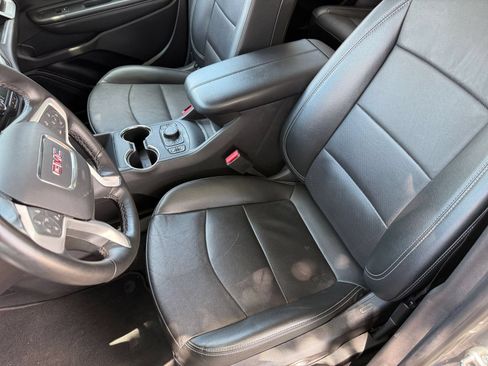 Used 2024 GMC Terrain SLT AWD/4WD image 37