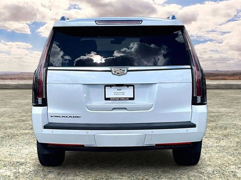 Used 2018 Cadillac Escalade Luxury image 6