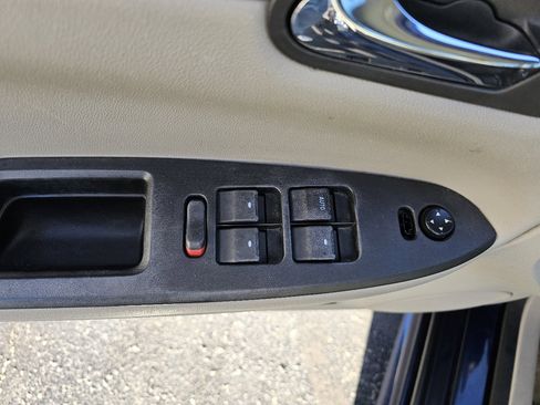 Used 2010 Chevrolet Impala LT w/ Convenience Package image 5