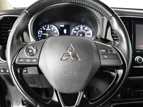 Used 2020 Mitsubishi Outlander SEL AWD/4WD image 19