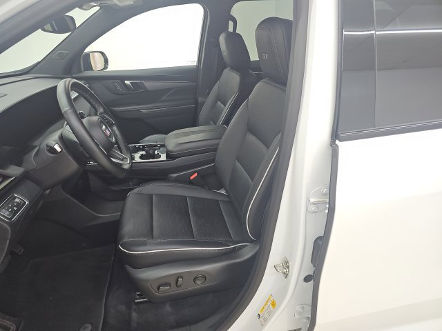 Used 2026 Buick Enclave Sport Touring AWD/4WD image 2