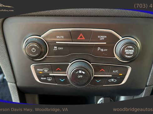 Used 2020 Dodge Charger SXT w/ Leather Interior Group RWD image 21