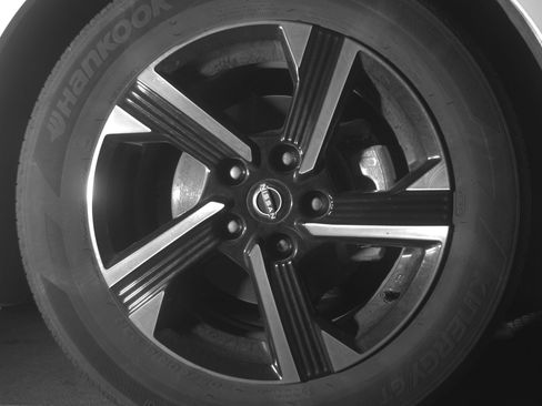 Used 2025 Nissan Sentra SV FWD image 13