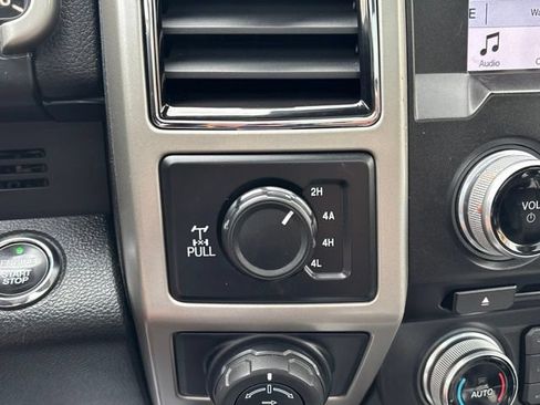 Used 2018 Ford F150 Lariat w/ Equipment Group 502A Luxury AWD/4WD image 40