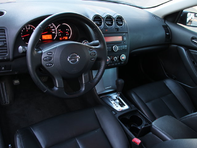 Used 2011 Nissan Altima 2.5 SL w/ 2.5SL Pkg FWD image 5