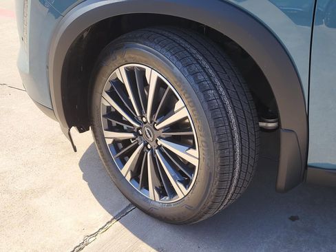 New 2026 Nissan Pathfinder Platinum image 11