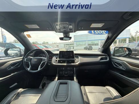Used 2021 Chevrolet Tahoe Premier w/ Premium Package AWD/4WD image 4