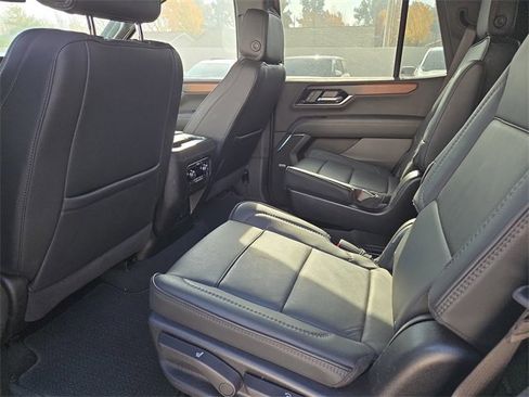 Used 2025 GMC Yukon Denali image 4