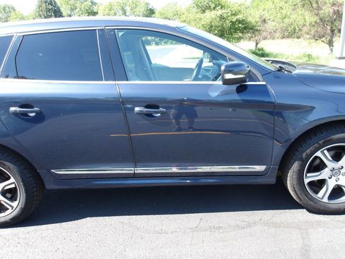 Used 2015 Volvo XC60 T6 w/ Proximity Package AWD/4WD image 36