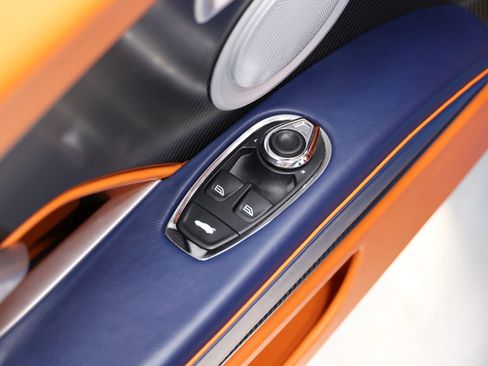 Used 2022 Aston Martin DBS Superleggera Volante RWD image 15