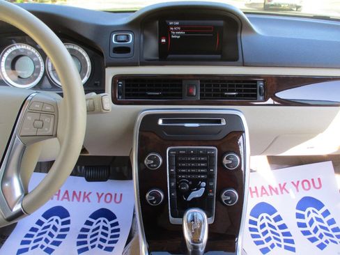 Used 2013 Volvo XC70 3.2 image 17