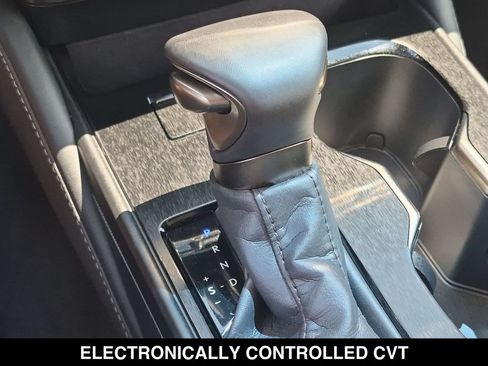Used 2025 Lexus ES 300h w/ Premium Package FWD image 9