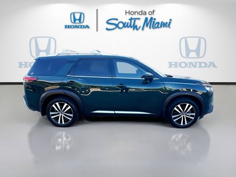 Used 2024 Nissan Pathfinder Platinum w/ Cargo Package image 8