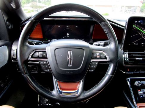 Used 2020 Lincoln Navigator L Reserve w/ Luxury Package AWD/4WD image 20