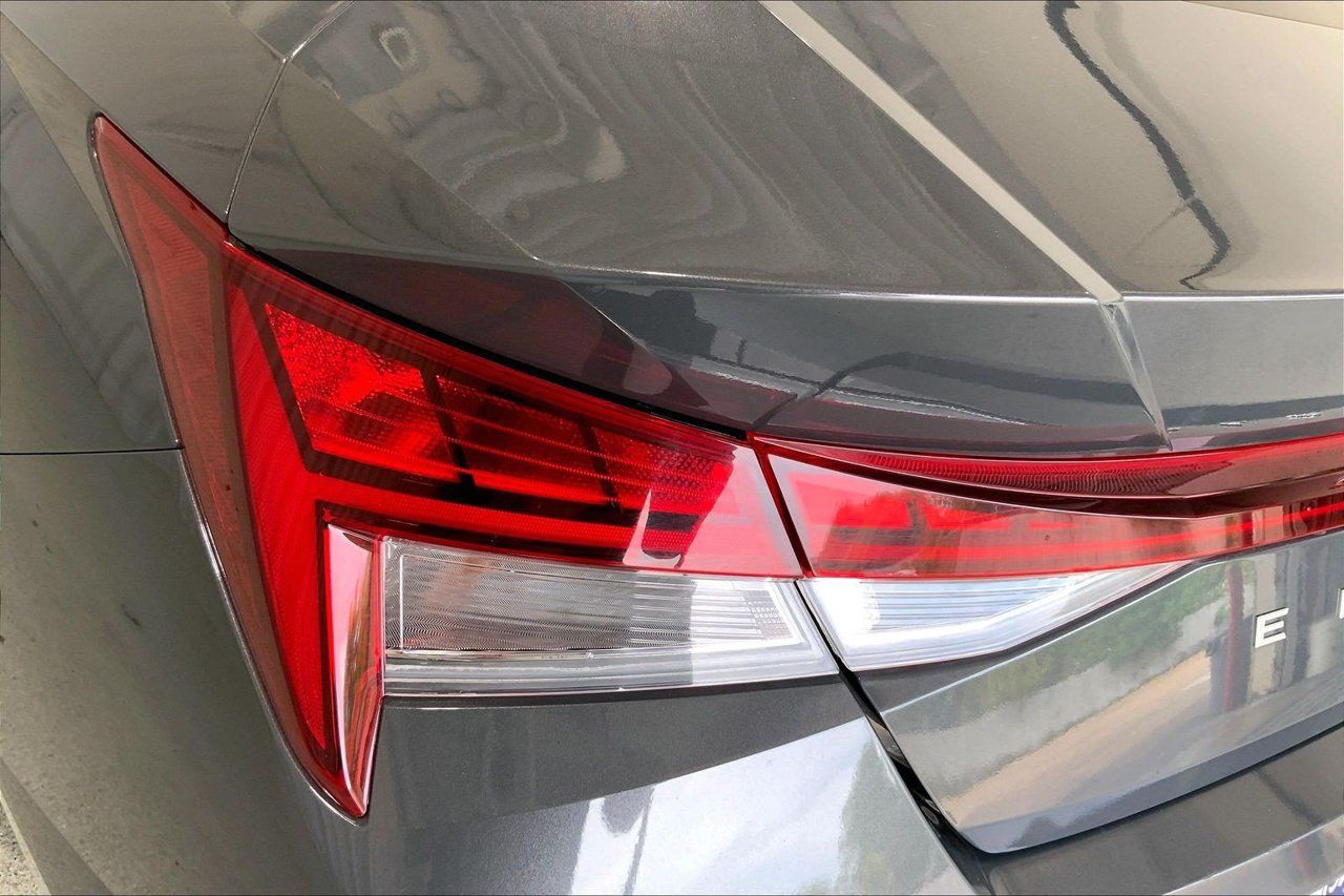 Used 2024 Hyundai Elantra Limited FWD image 29