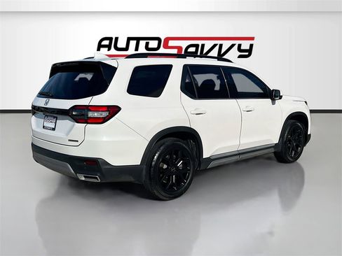 Used 2024 Honda Pilot Touring image 7