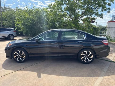 Used 2017 Honda Accord EX-L image 7