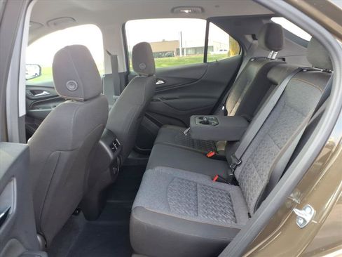 Used 2024 Chevrolet Equinox LT FWD image 28