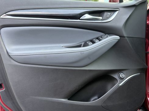 Used 2020 Buick Enclave Essence FWD image 15