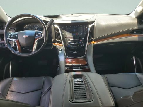 Used 2019 Cadillac Escalade Luxury AWD/4WD image 11