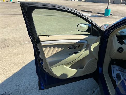 Used 2015 Ford Taurus SEL w/ Equipment Group 201A image 24