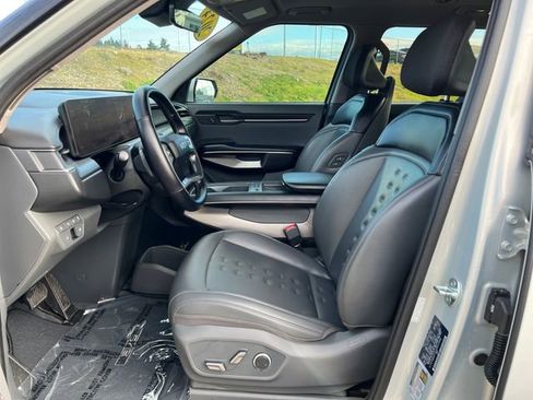 Used 2024 Kia EV9 Wind image 17