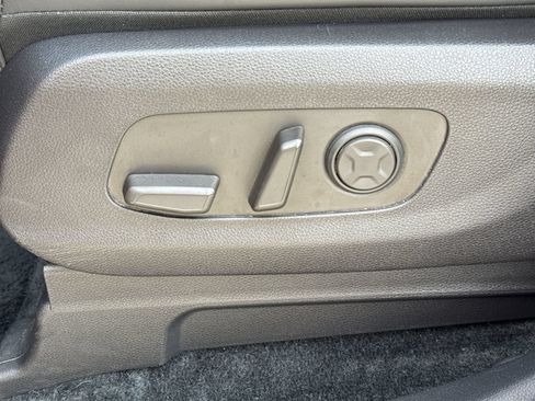 Used 2026 Kia Carnival FWD image 14