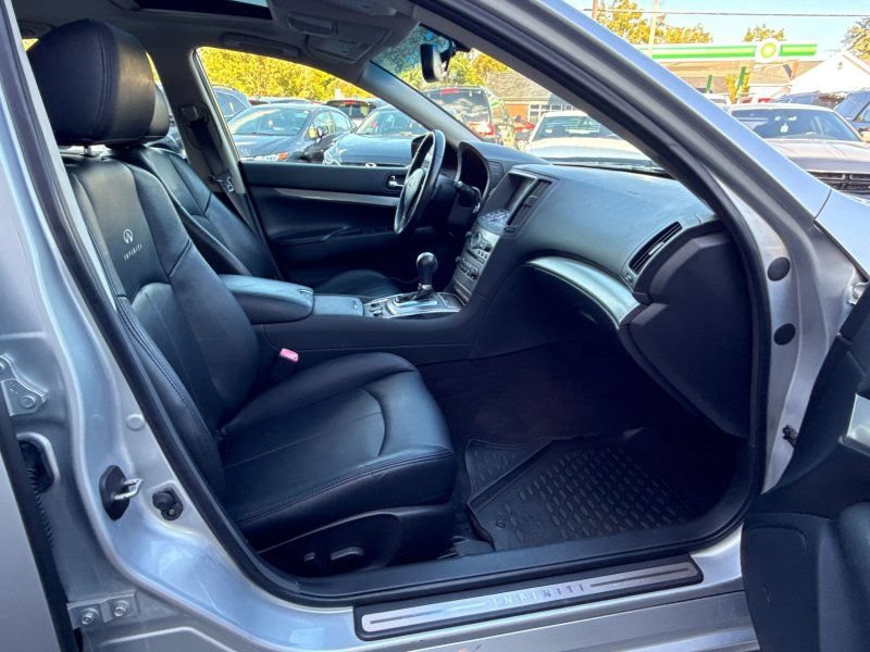 Used 2013 INFINITI G37 x Sedan w/ Premium Pkg AWD/4WD image 17
