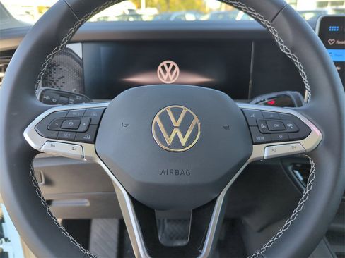 New 2026 Volkswagen Tiguan SE image 42