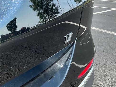Used 2019 Chevrolet Equinox LT FWD image 24