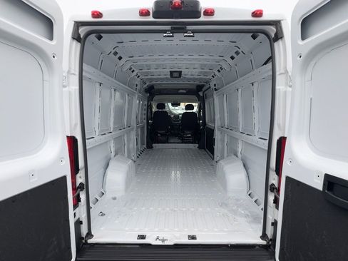 Used 2025 RAM ProMaster 3500 w/ Quick Order Package 22G SLT FWD image 7
