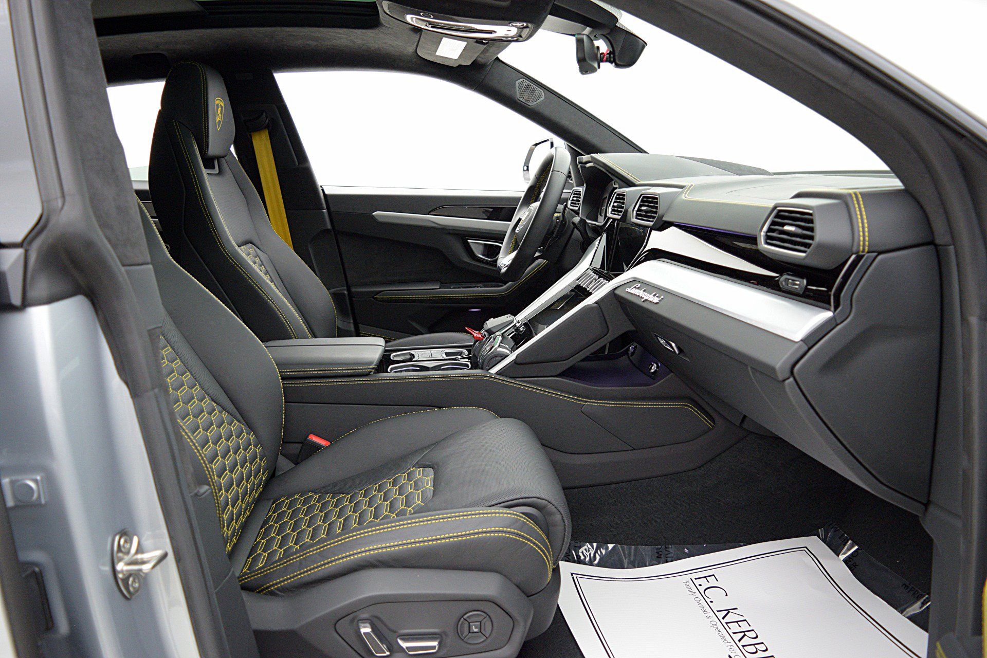 Used 2023 Lamborghini Urus S AWD/4WD image 34