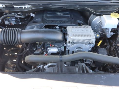 Used 2023 RAM 1500 Laramie AWD/4WD image 16