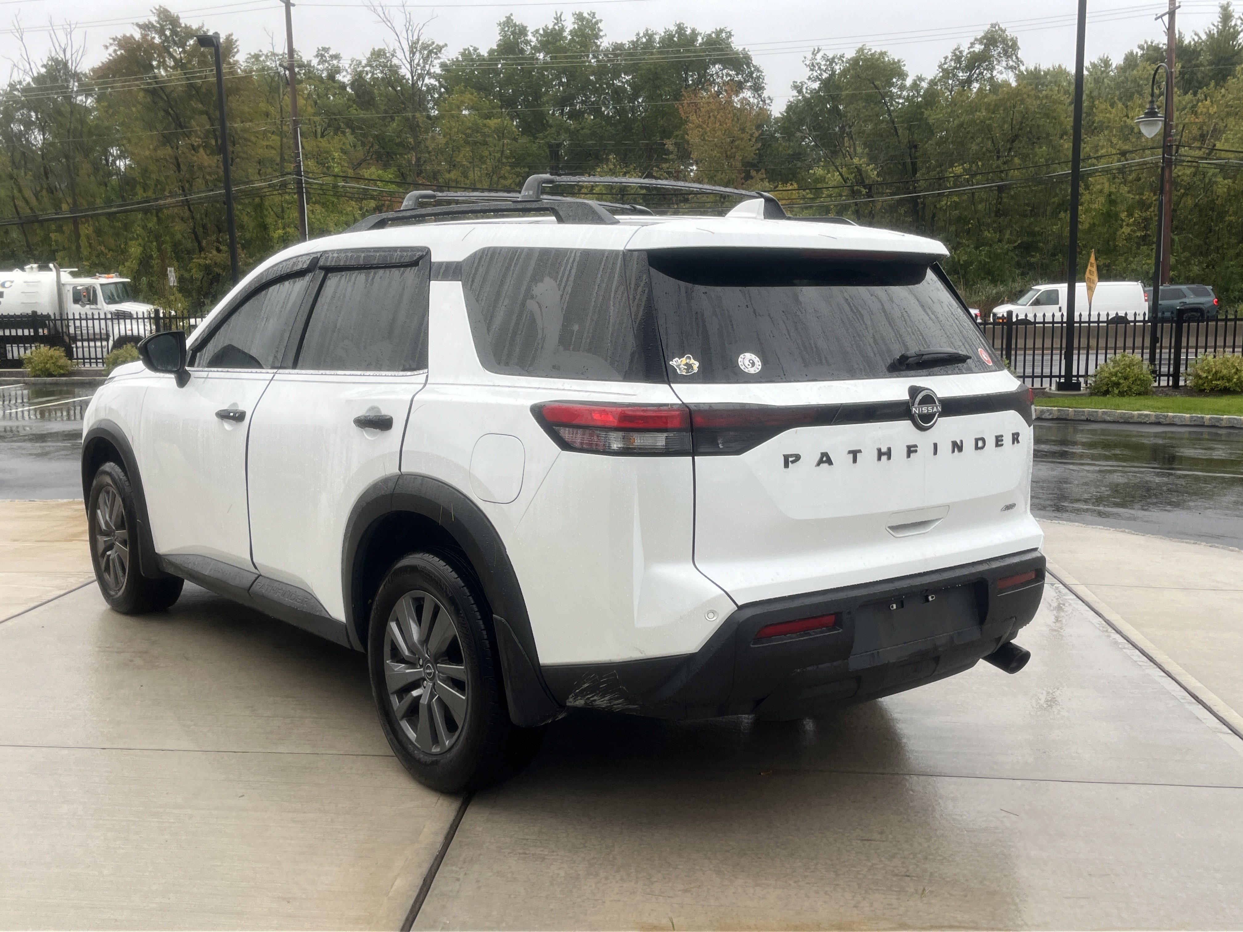 Used 2025 Nissan Pathfinder SV AWD/4WD image 4
