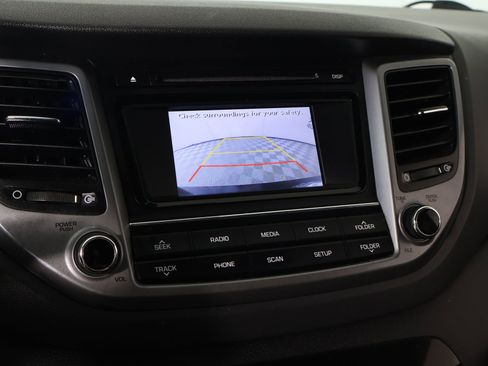 Used 2018 Hyundai Tucson SE image 6