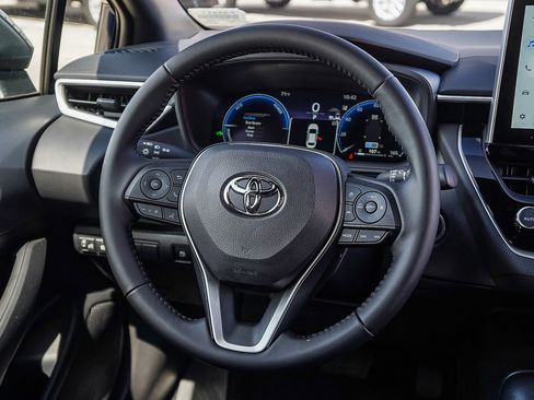 Used 2026 Toyota Corolla SE w/ SE Premium Package FWD image 16