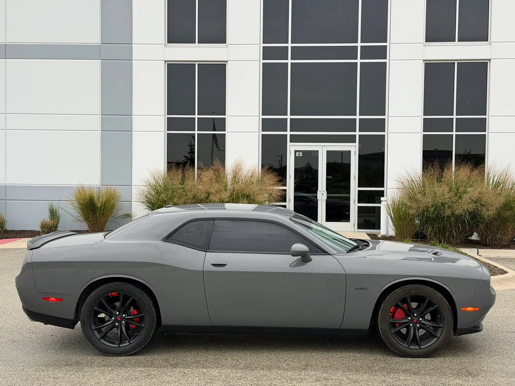 Used 2018 Dodge Challenger R/T w/ Blacktop Package RWD image 4