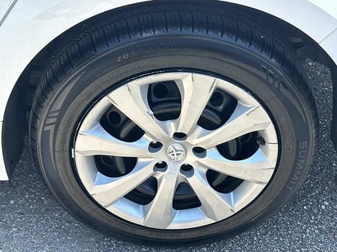 Used 2021 Toyota Corolla LE FWD image 10